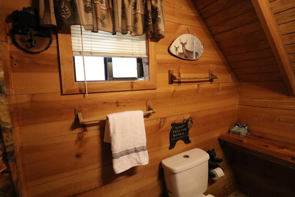 Cozy Cabin W/ Fireplace 3 Minutes To Helen! #2. 외부 사진
