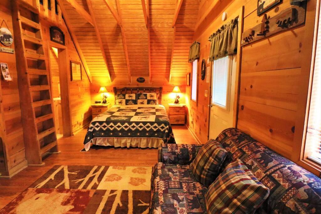 Cozy Cabin W/ Fireplace 3 Minutes To Helen! #2. 외부 사진